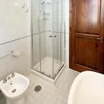 1 Bedroom Amazing In Lägenhet *