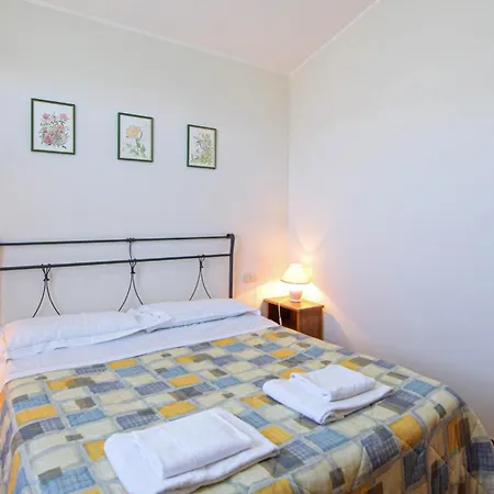 1 Bedroom Amazing In Lägenhet