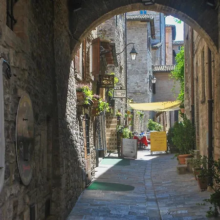 1 Bedroom Amazing In Apartment Gubbio