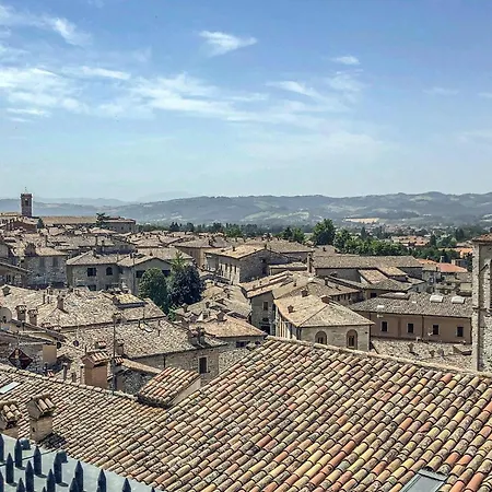 1 Bedroom Amazing In Apartment Gubbio